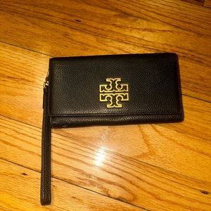 Tory burch wallet
